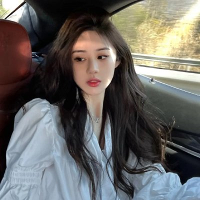 金牌客服董董恩